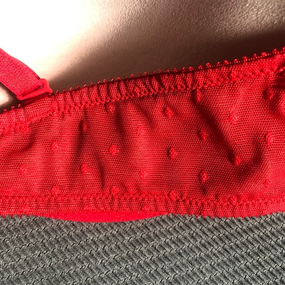 EUC! Sexy Lace push-up w/ rhinestones. - Picture 9 of 13